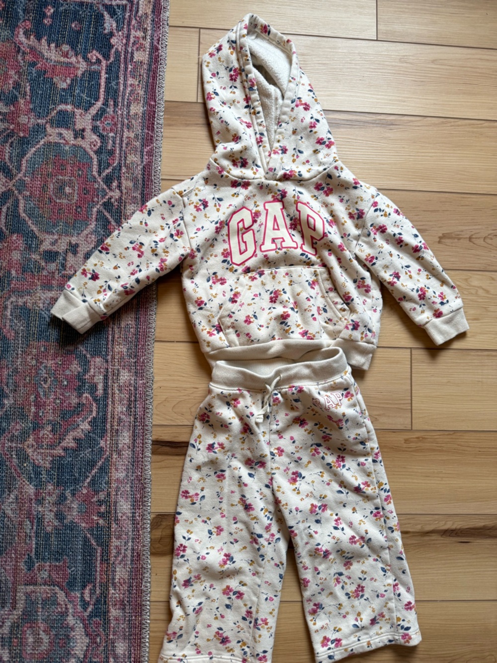 Gap 2T Floral Sweatsuit
